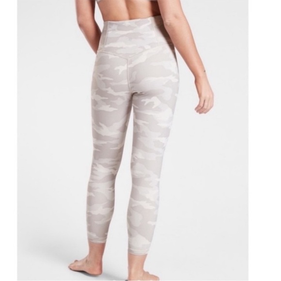 Athleta Elation Gray Camo 7/8 Tight Leggings SZ MED TALL - Picture 2 of 8